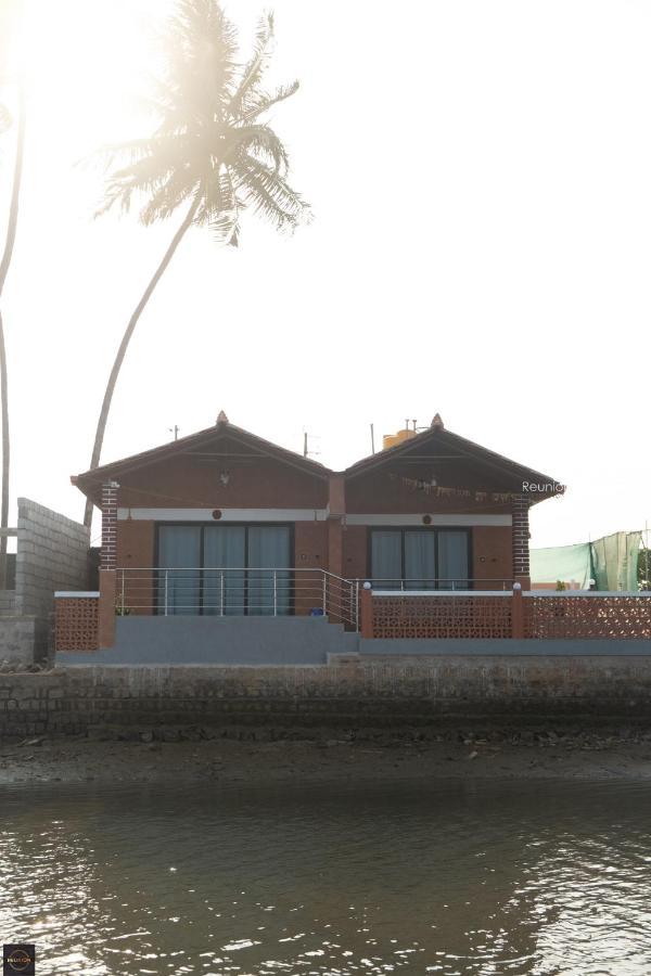 Reunion Ocean Tides Hotel Udupi Exterior photo